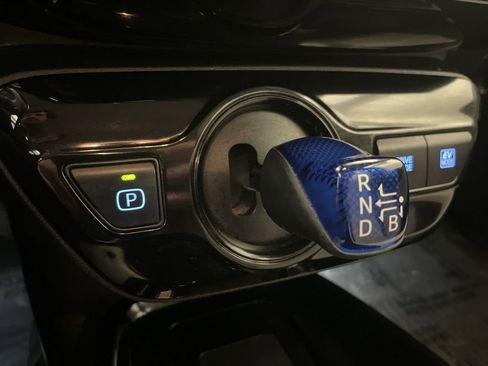 Used 2022 Toyota Prius XLE image 9