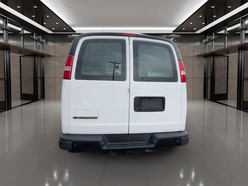 Used 2020 Chevrolet Express 2500 w/ Driver Convenience Package RWD image 7
