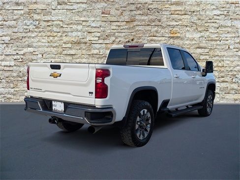 Used 2025 Chevrolet Silverado 2500 LT image 7
