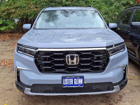 New 2025 Honda Pilot Elite image 2