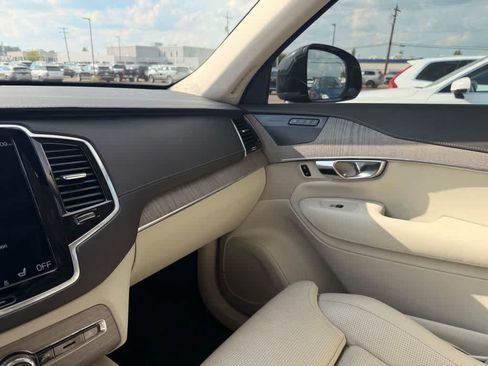 Used 2022 Volvo XC90 T8 Inscription w/ Advanced Package AWD/4WD image 17