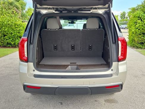 Certified 2022 GMC Yukon SLT w/ SLT Luxury Package RWD image 5