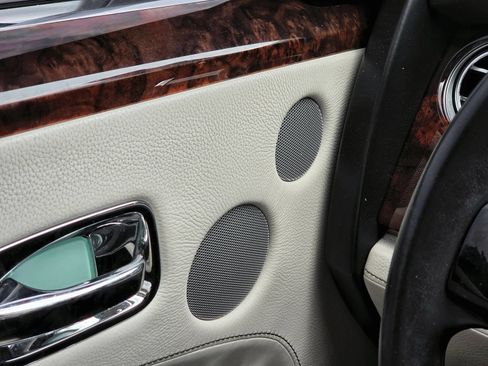 Used 2012 Rolls-Royce Ghost RWD image 26