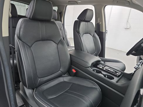 Certified 2025 Honda Pilot Elite image 10