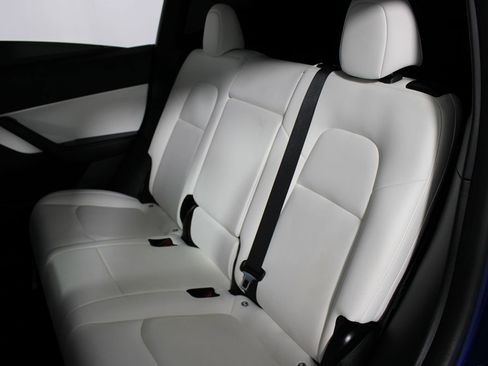 Used 2021 Tesla Model Y Performance image 27