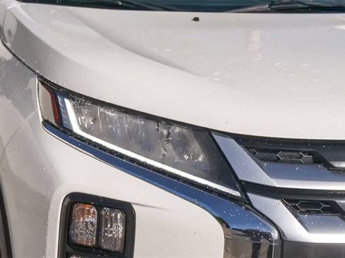 Used 2021 Mitsubishi Outlander Sport SE image 4