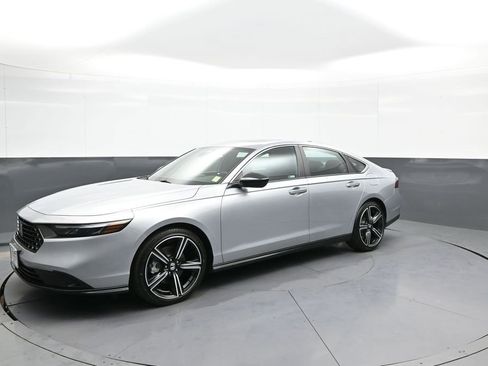 Certified 2025 Honda Accord Sport image 10