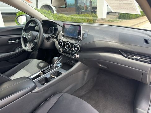 Used 2025 Nissan Sentra SV FWD image 25