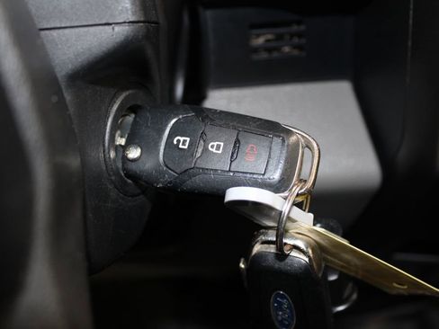 Used 2016 Ford F150 XLT image 25