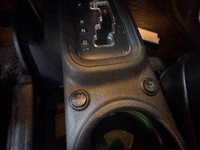 Used 2014 Jeep Wrangler Unlimited Sahara w/ Connectivity Group AWD/4WD image 20
