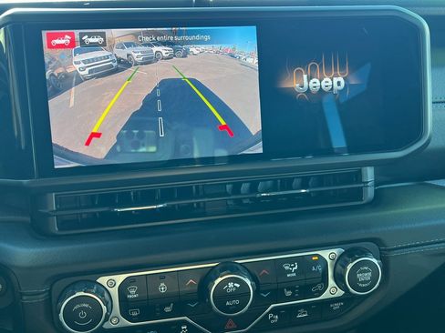 Used 2024 Jeep Wrangler High Altitude image 32