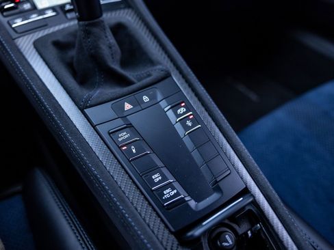 Certified 2025 Porsche 718 Cayman GT4 RS RWD image 57