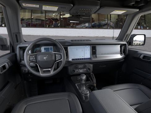 New 2025 Ford Bronco Badlands image 9
