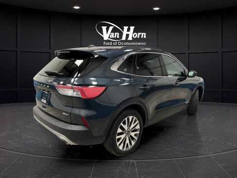 Used 2022 Ford Escape Titanium AWD/4WD image 8