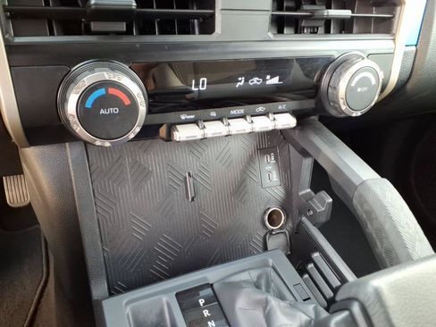 Certified 2026 Toyota Tacoma TRD Off-Road AWD/4WD image 18