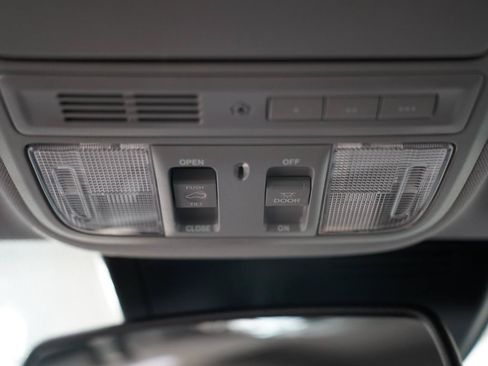 Used 2022 Honda CR-V Touring image 24