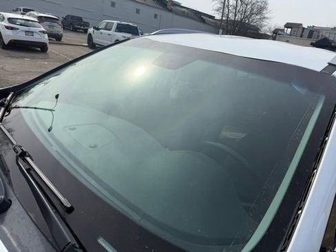 Used 2017 Kia Sorento LX w/ LX Convenience Package image 8