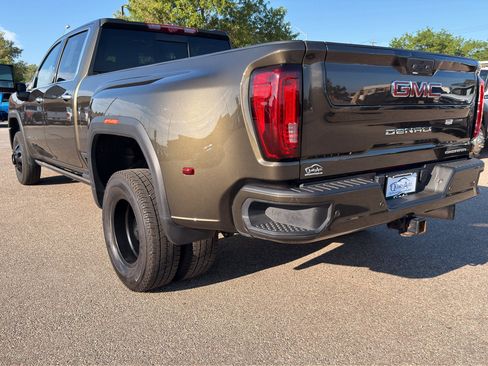 Used 2022 GMC Sierra 3500 Denali w/ Denali Ultimate Package AWD/4WD image 10