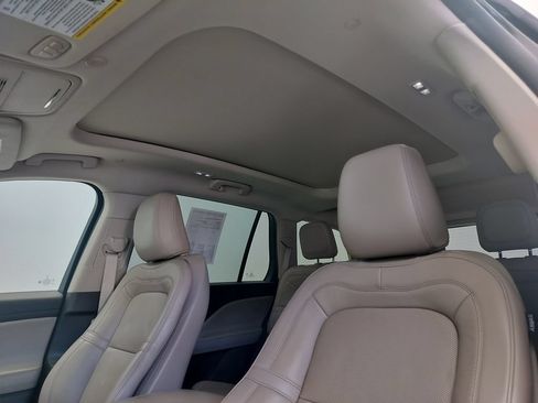 Used 2022 Lincoln Aviator Reserve w/ Elements Package Plus AWD/4WD image 10