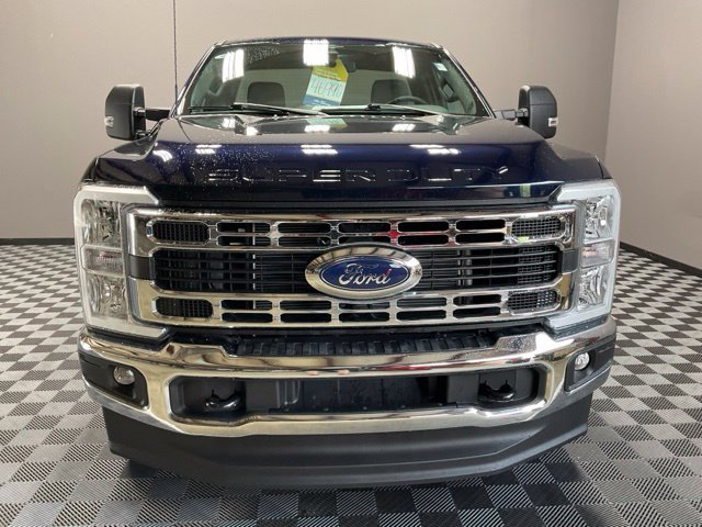 Used 2023 Ford F350 XLT w/ FX4 Off-Road Package AWD/4WD image 4