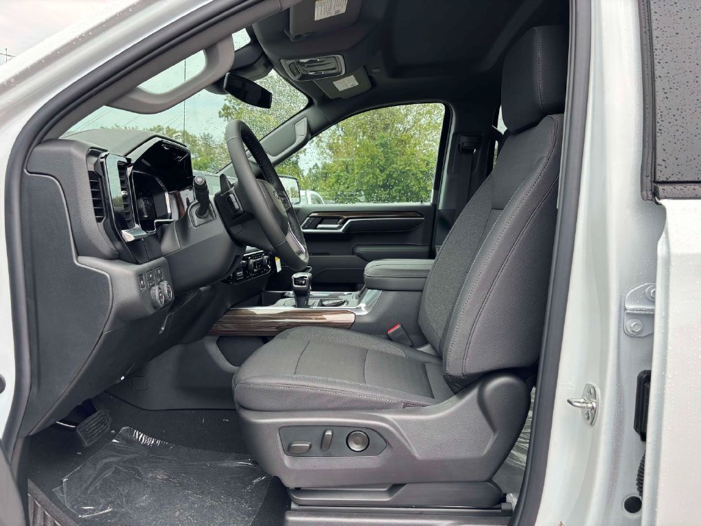 New 2026 Chevrolet Silverado 1500 RST w/ LPO, Dark Essentials Package AWD/4WD image 3