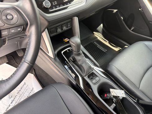 Used 2023 Toyota Corolla Cross XLE AWD/4WD image 28