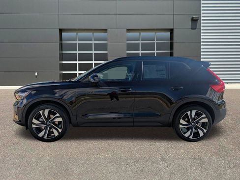 New 2026 Volvo XC40 B5 Ultra w/ Protection Package Premier image 4