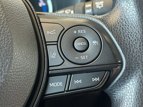 Used 2025 Toyota RAV4 XLE AWD/4WD image 28