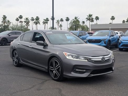 Used 2016 Honda Accord Sport image 3