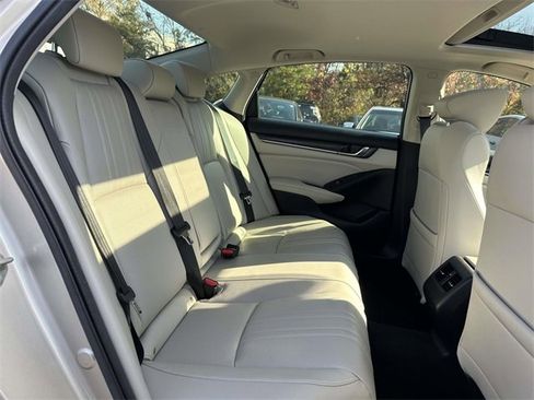 Used 2019 Honda Accord Touring image 8