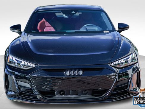 Used 2022 Audi e-tron GT Prestige w/ Prestige Package image 2