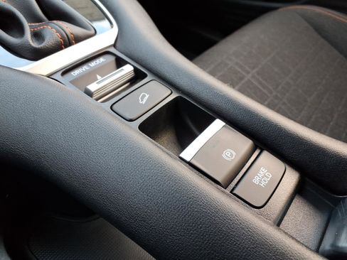 Certified 2024 Honda HR-V Sport image 22