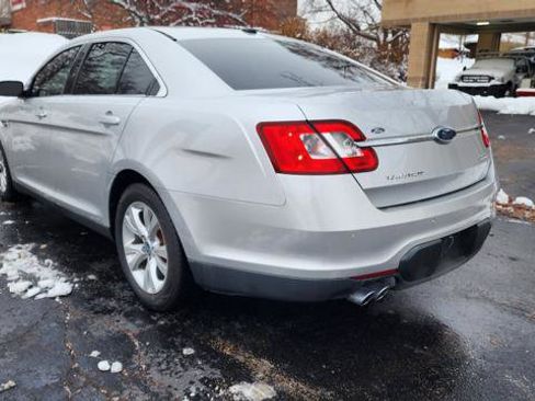 Used 2010 Ford Taurus SEL image 4