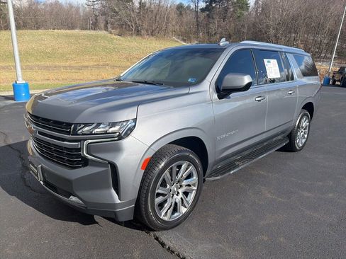 Used 2021 Chevrolet Suburban LT w/ Rear Media and Nav Package image 3