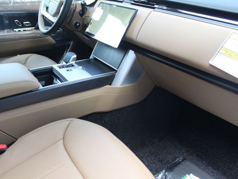 New 2026 Land Rover Range Rover Long Wheelbase SE AWD/4WD image 25