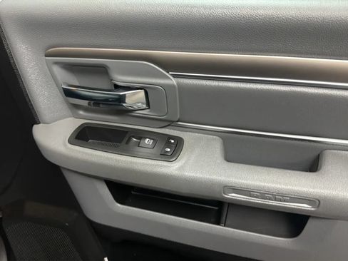 Used 2020 RAM 1500 Classic SLT RWD image 17