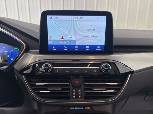 Certified 2022 Ford Escape Titanium w/ Class II Trailer Tow Package image 4