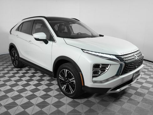 Used 2025 Mitsubishi Eclipse Cross SE image 3