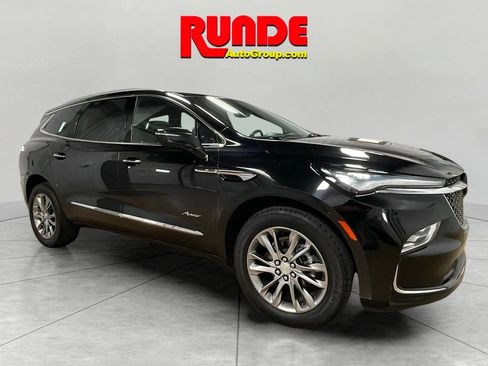 Used 2022 Buick Enclave Avenir w/ Avenir Technology Package image 7