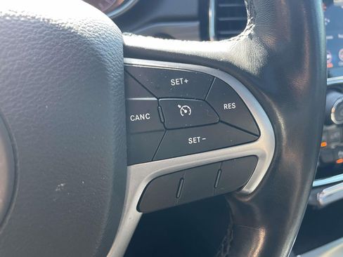 Used 2020 Jeep Grand Cherokee Limited w/ Luxury Group II AWD/4WD image 25