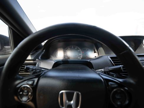 Used 2016 Honda Accord Sport image 15
