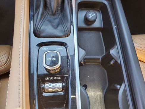 Used 2016 Volvo XC90 T6 image 23