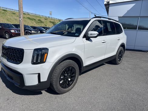 Used 2025 Kia Telluride AWD image 6