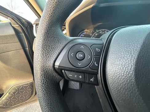 Used 2025 Toyota RAV4 XLE image 13