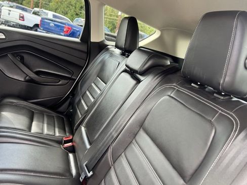 Used 2017 Ford Escape Titanium image 34