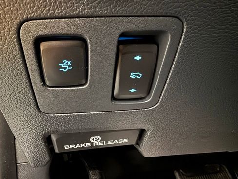 Used 2022 Ford F250 Lariat w/ Black Appearance Pkg image 20