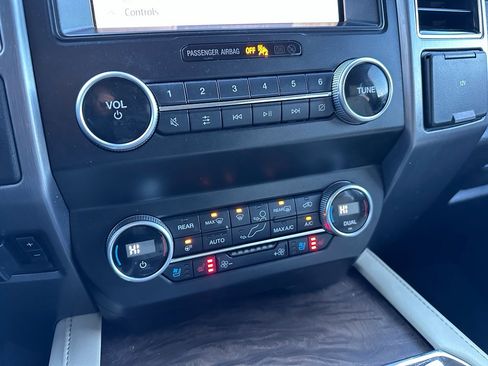 Used 2021 Ford Expedition Max Platinum image 25