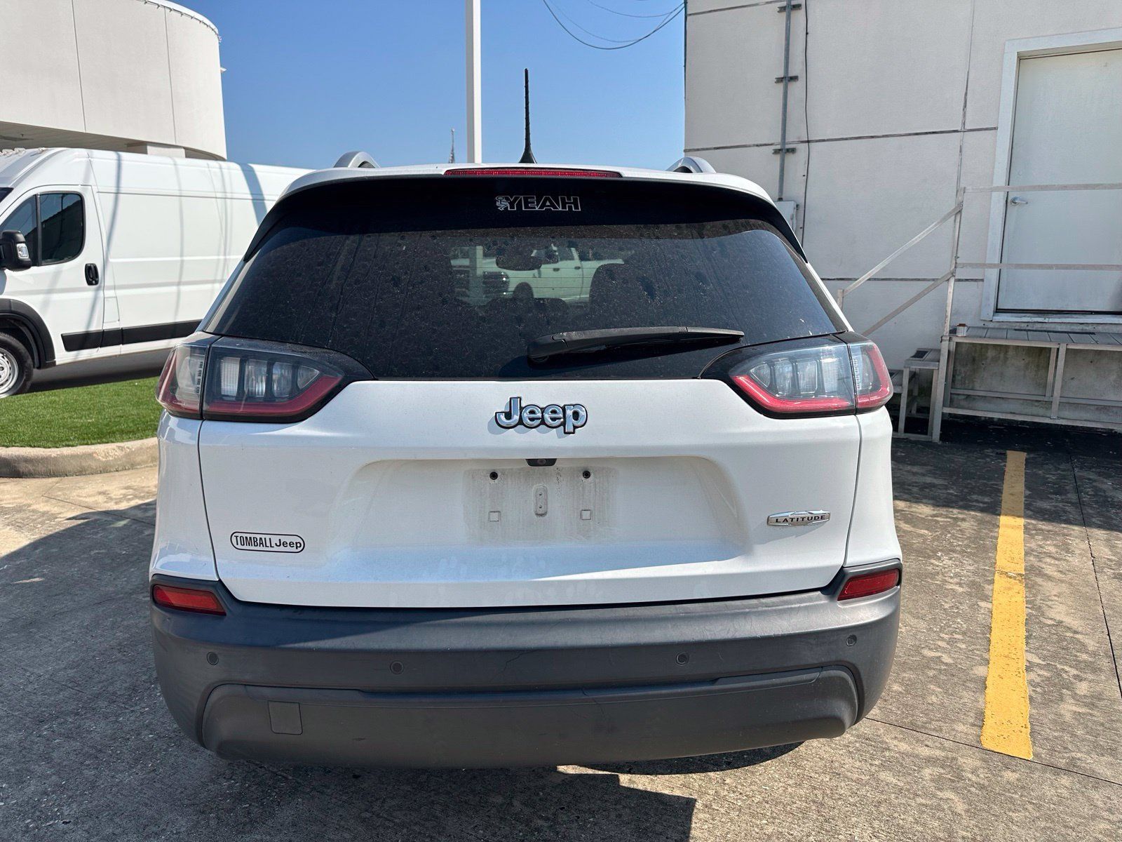 Used 2019 Jeep Cherokee Latitude Plus w/ Comfort/Convenience Group FWD image 6