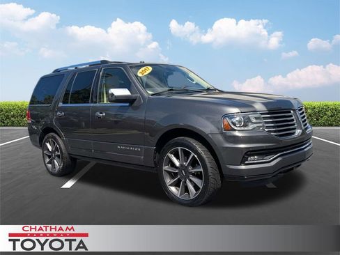 Used 2017 Lincoln Navigator Reserve RWD image 1