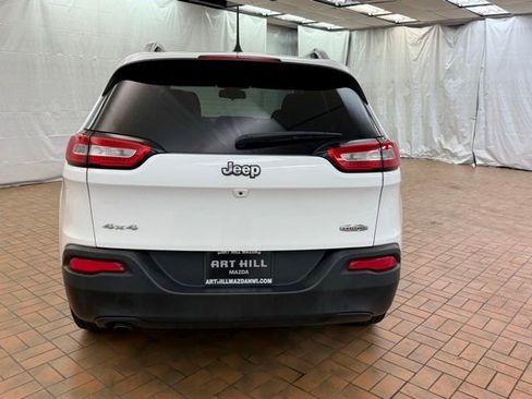 Used 2017 Jeep Cherokee Latitude AWD/4WD image 6